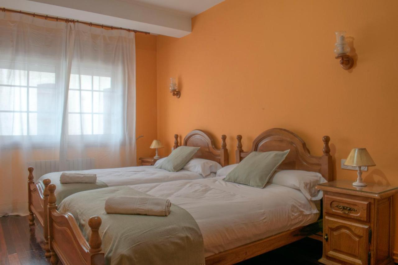 Hostal Galicia Monforte De Lemos Buitenkant foto