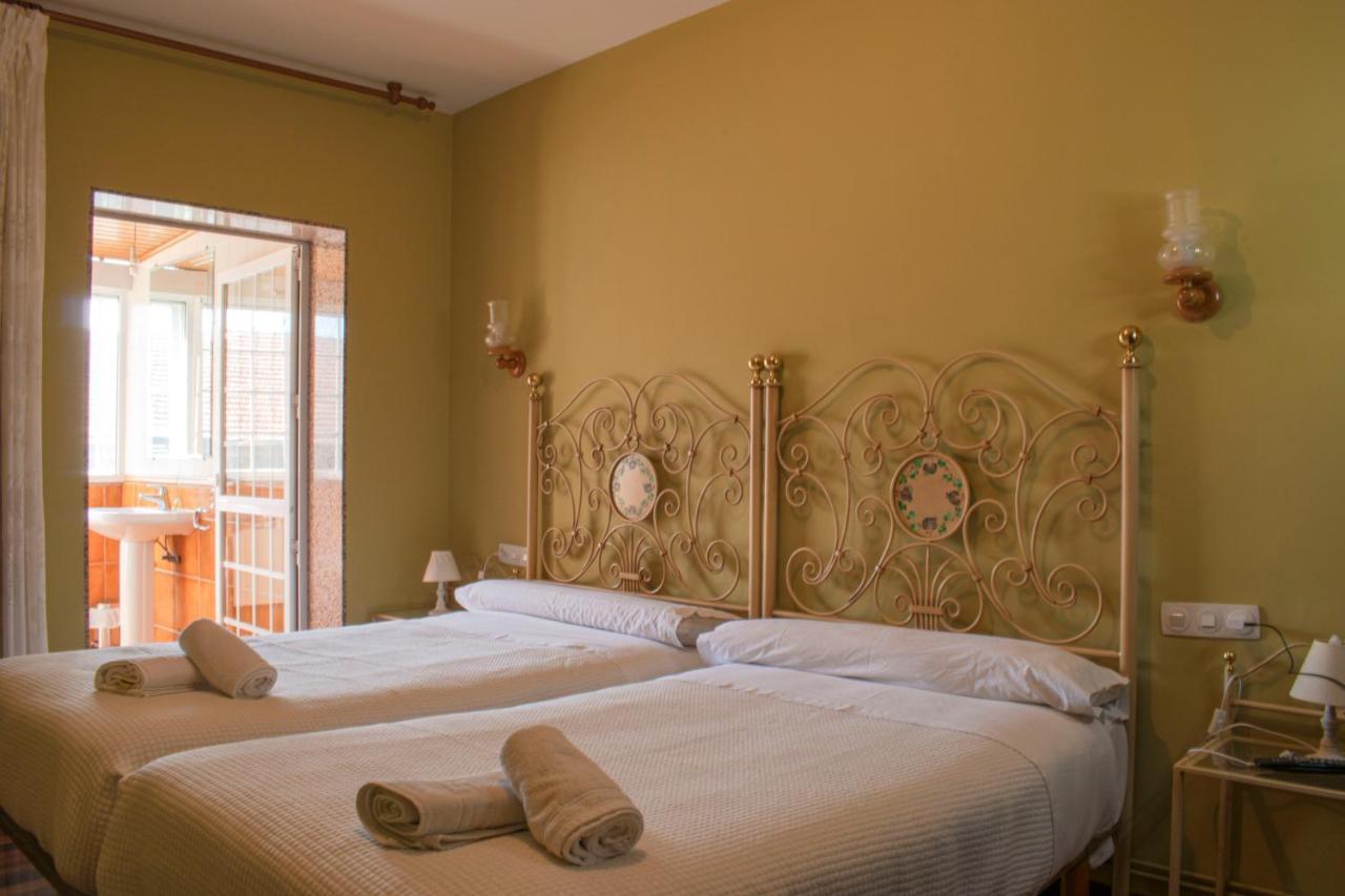 Hostal Galicia Monforte De Lemos Buitenkant foto